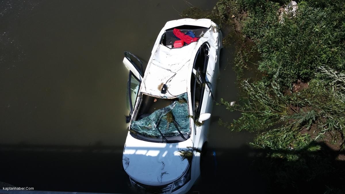 Erzurum'da otomobil nehre yuvarlandı: 6 ölü